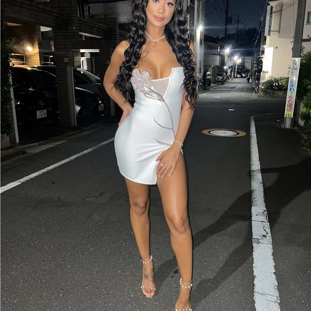 Elegant White Mini Dress